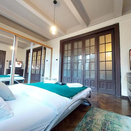 Sweet Dreams Suites Piata Romana Бухарест Экстерьер фото