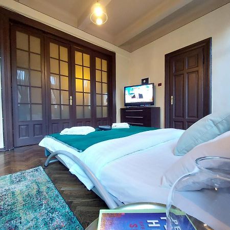 Sweet Dreams Suites Piata Romana Бухарест Экстерьер фото