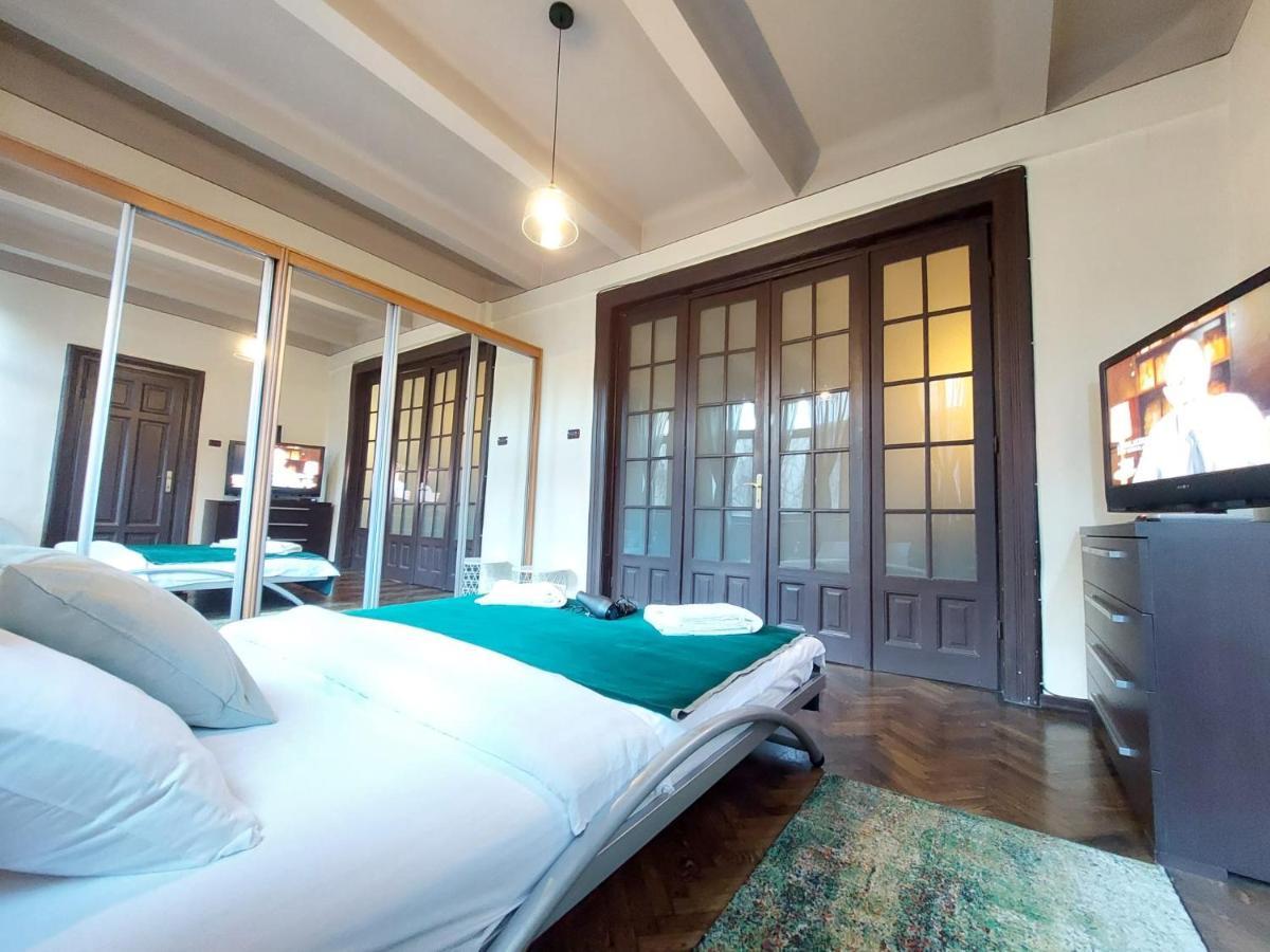 Sweet Dreams Suites Piata Romana Бухарест Экстерьер фото