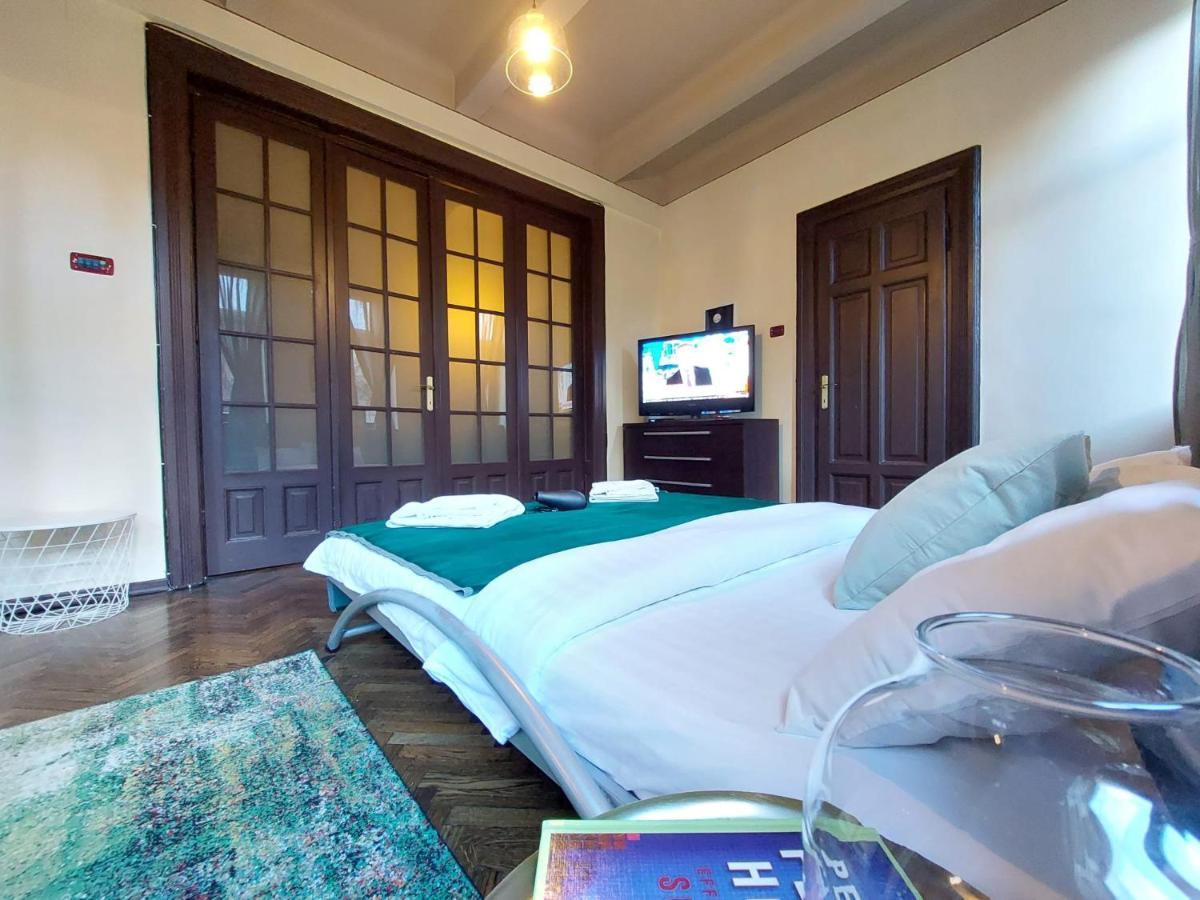 Sweet Dreams Suites Piata Romana Бухарест Экстерьер фото